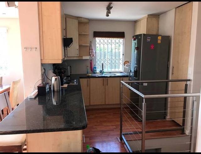 2 BEDROOM PROPERTY TO RENT IN VREDEHOEK